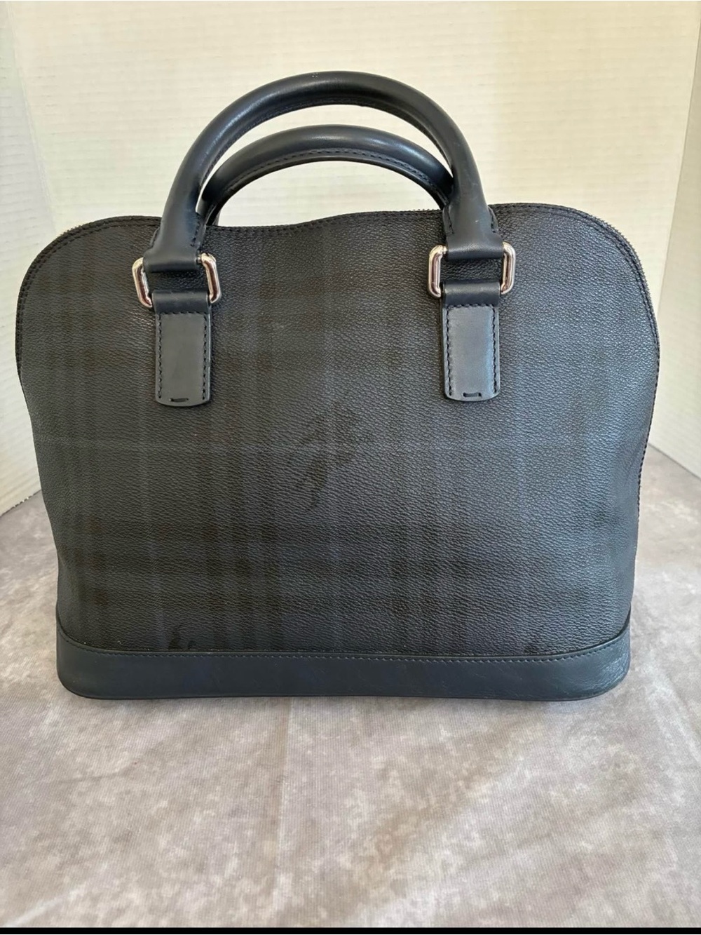 Authentic Burberry Blue Nova Check Dome Bowling Bag – Entrupy